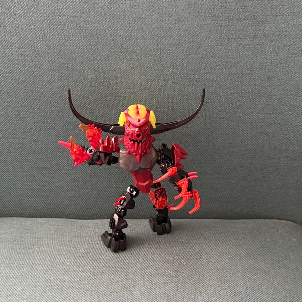 LEGO Hero Factory Brain Attack Pyrox set (44001).